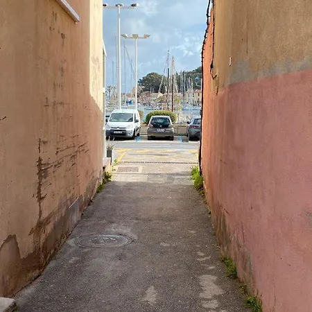 Presqu'il De St Mandrier Sur Location Saisonnieres Saint-Mandrier-sur-Mer